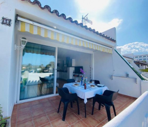 Apartamento con piscina a 300m de la playa